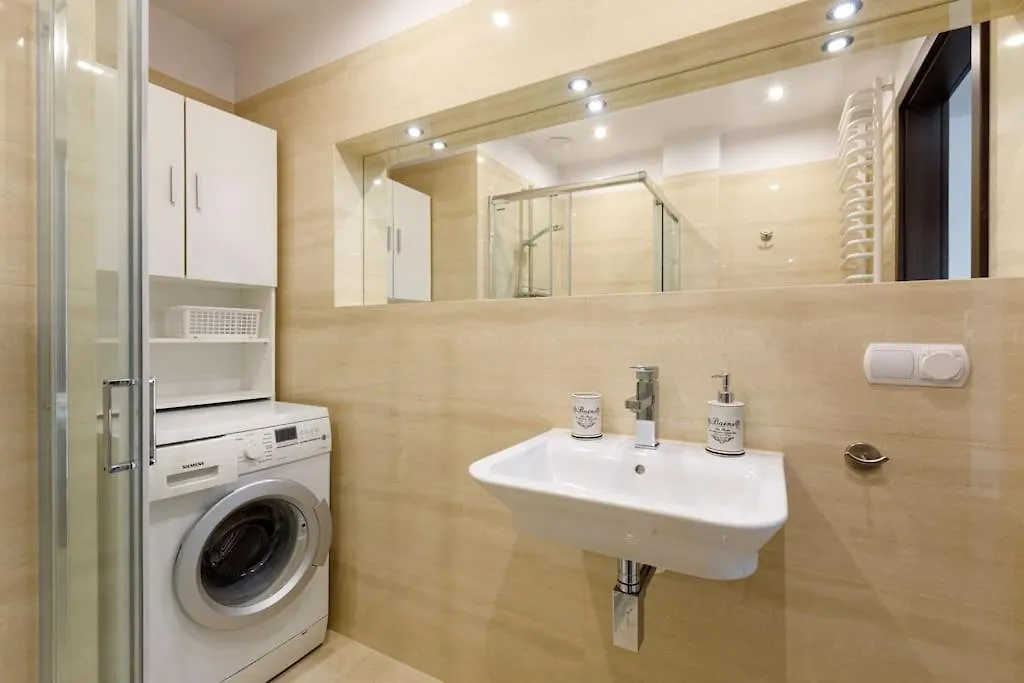 ורוצלב Сlose-Urban Chic - Great Location - 2 Bedrooms& Legnicka פולין