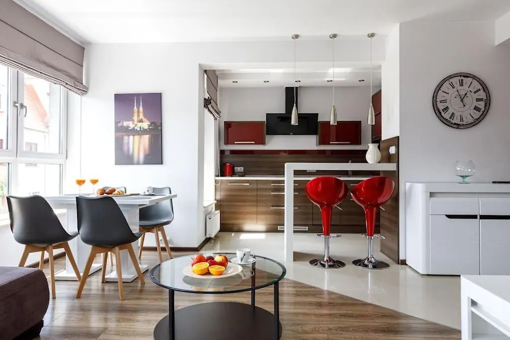 ורוצלב Сlose-Urban Chic - Great Location - 2 Bedrooms& Legnicka 0*,  פולין