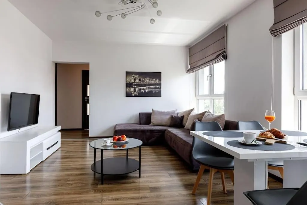 ורוצלב Сlose-Urban Chic - Great Location - 2 Bedrooms& Legnicka